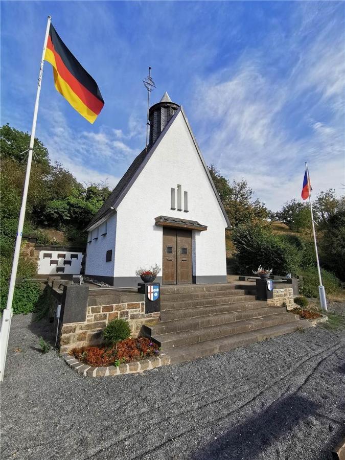 Ferienwohnung Neli Am Rhein Rheinbrohl エクステリア 写真