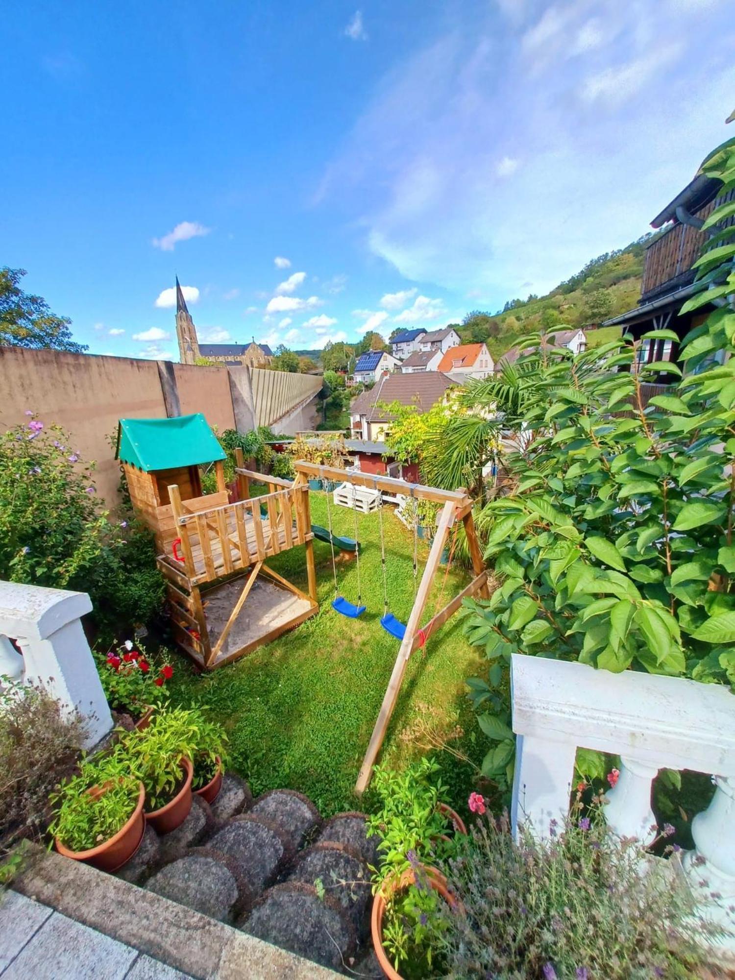 Ferienwohnung Neli Am Rhein Rheinbrohl エクステリア 写真